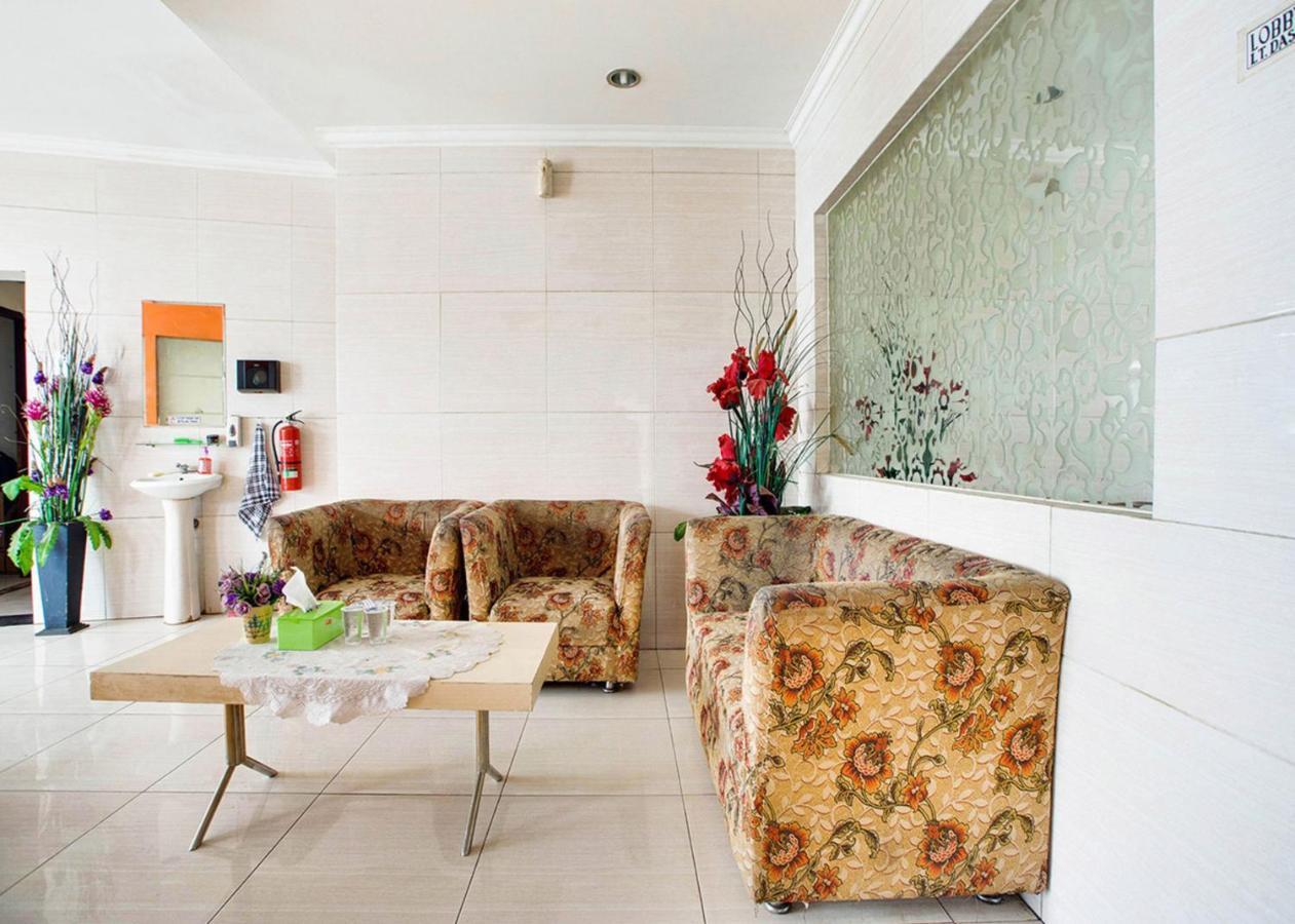 Oyo 2554 Hotel Arimbi Lama Dewi Sartika Бандунг Екстериор снимка