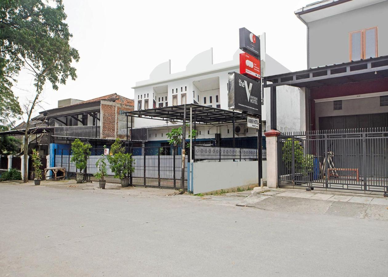 Oyo 2554 Hotel Arimbi Lama Dewi Sartika Бандунг Екстериор снимка