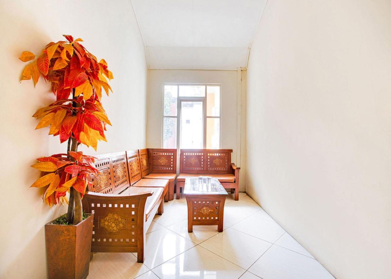 Oyo 2554 Hotel Arimbi Lama Dewi Sartika Бандунг Екстериор снимка