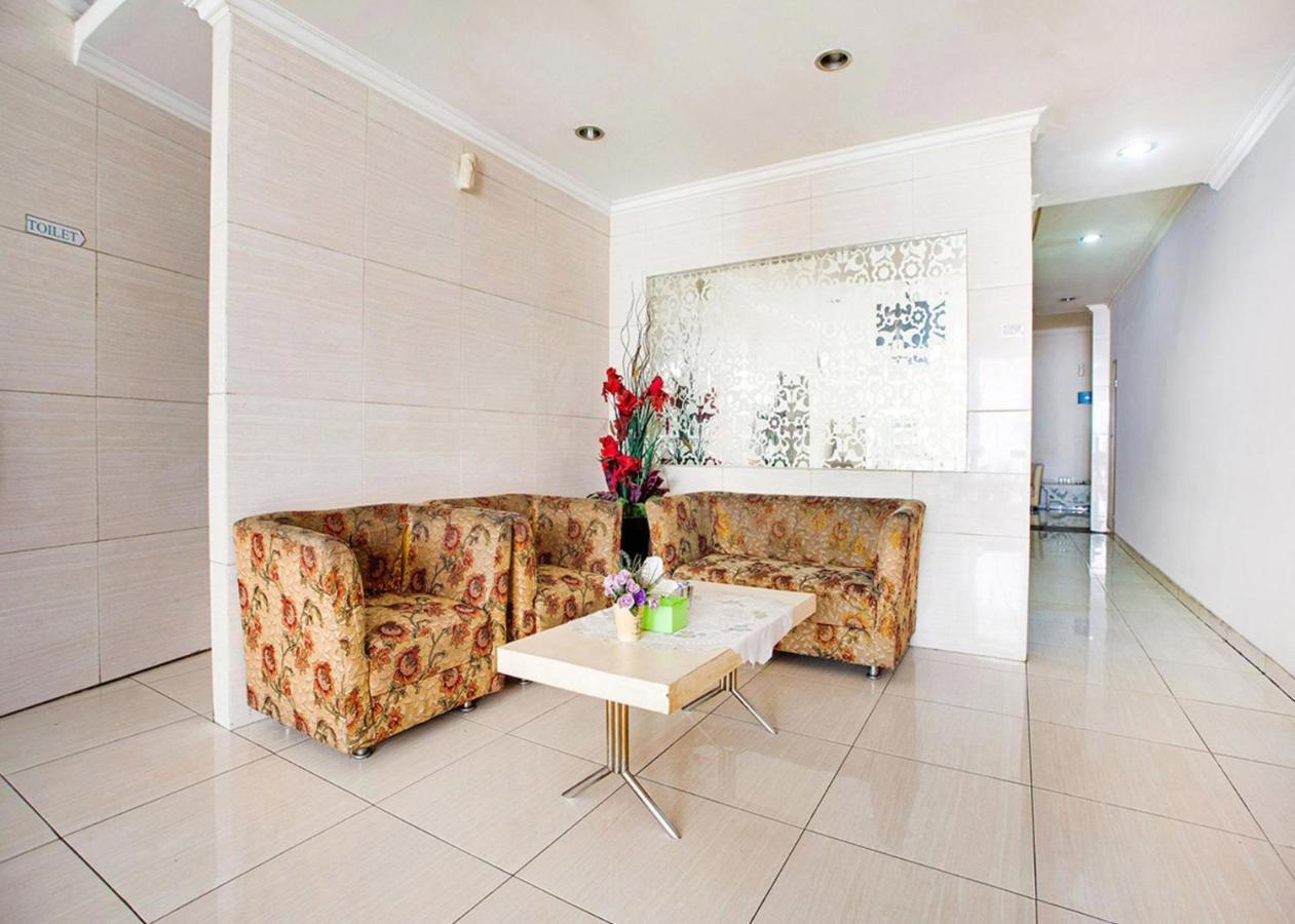 Oyo 2554 Hotel Arimbi Lama Dewi Sartika Бандунг Екстериор снимка