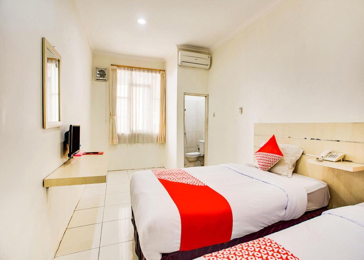 Oyo 2554 Hotel Arimbi Lama Dewi Sartika Бандунг Екстериор снимка