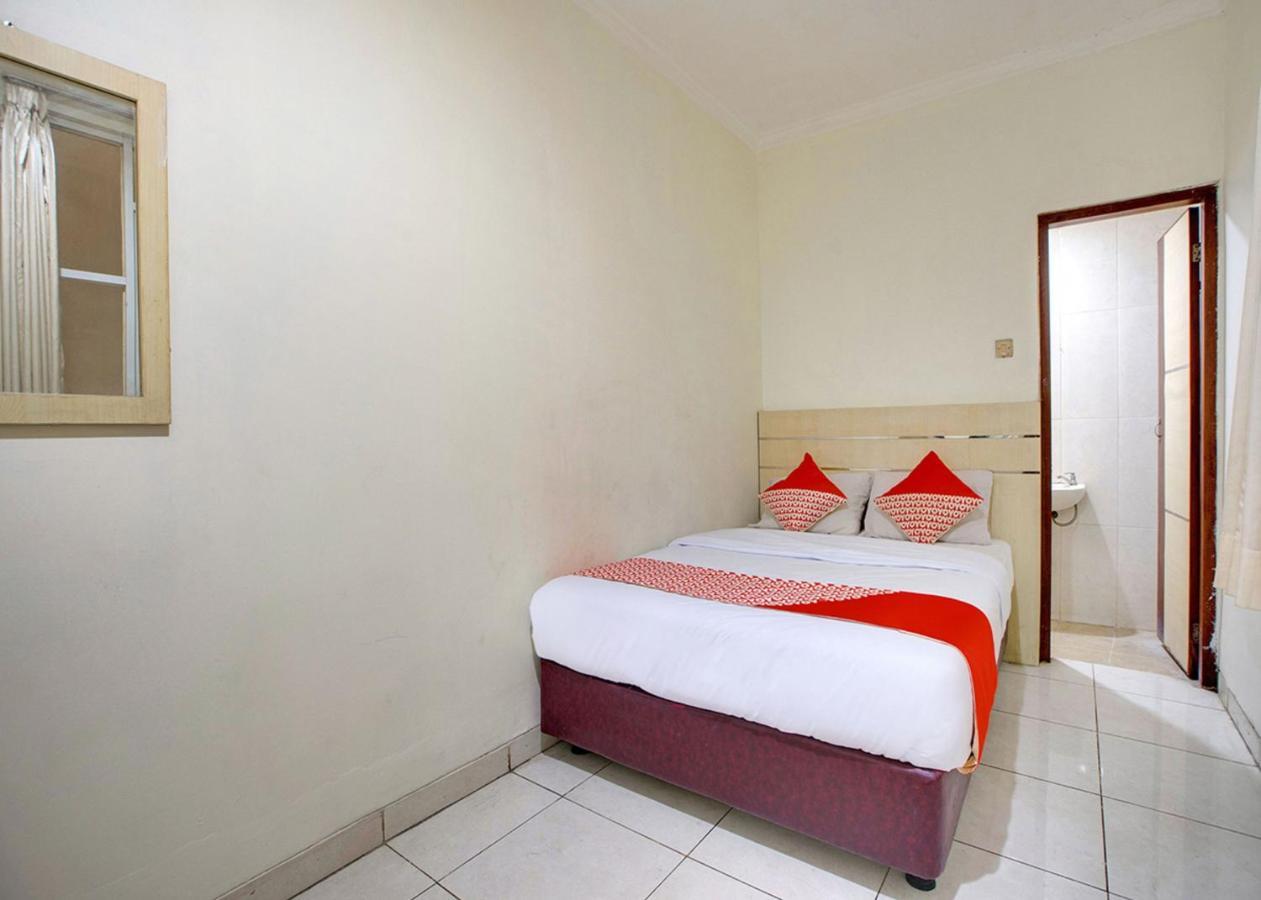 Oyo 2554 Hotel Arimbi Lama Dewi Sartika Бандунг Екстериор снимка