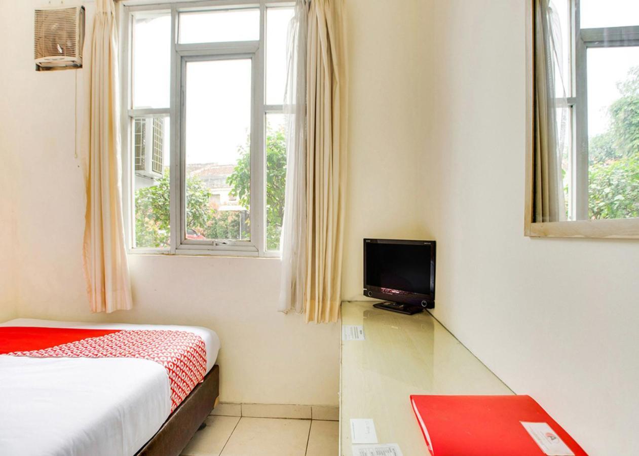 Oyo 2554 Hotel Arimbi Lama Dewi Sartika Бандунг Екстериор снимка